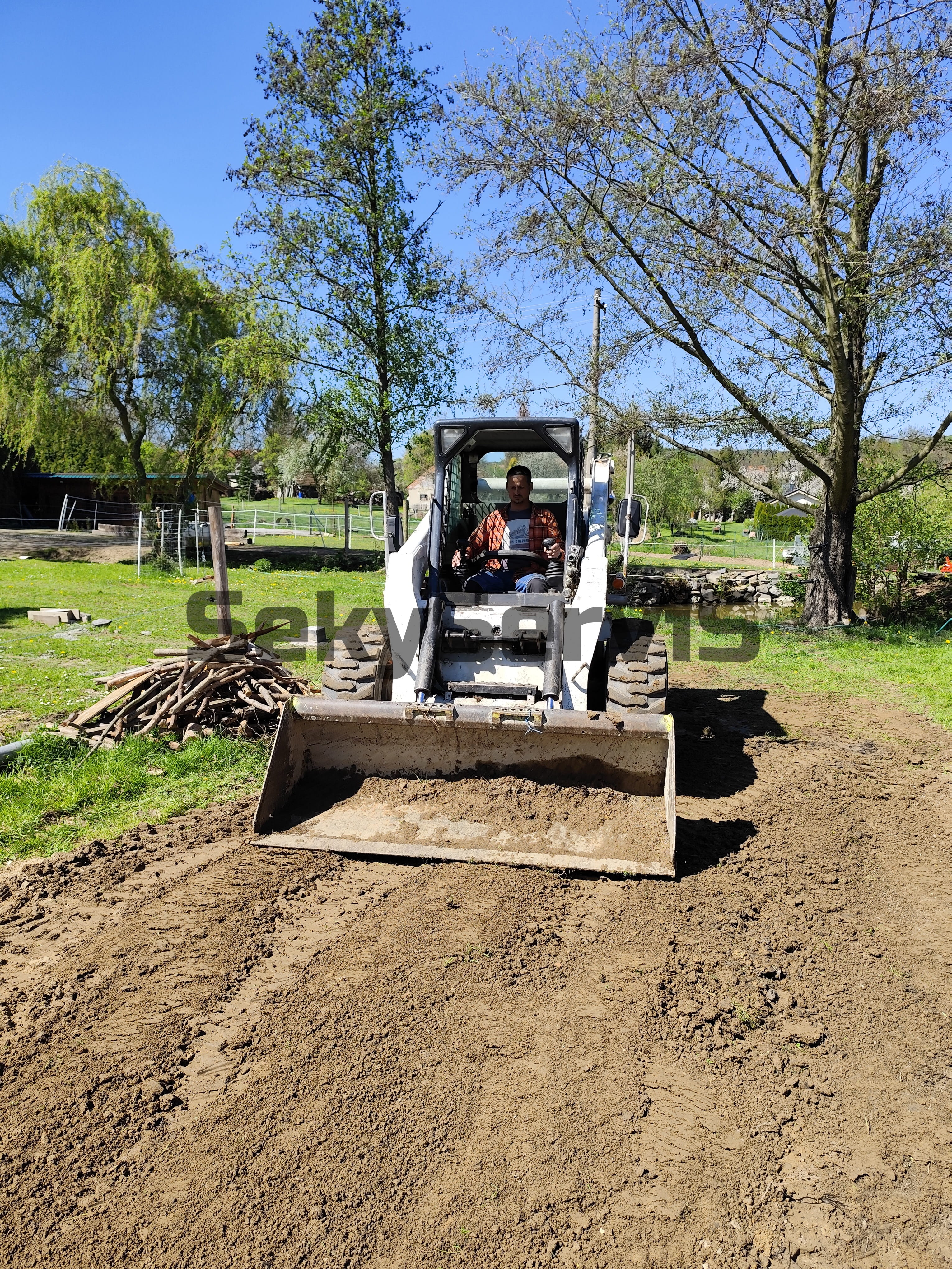 Práce s nakladačem