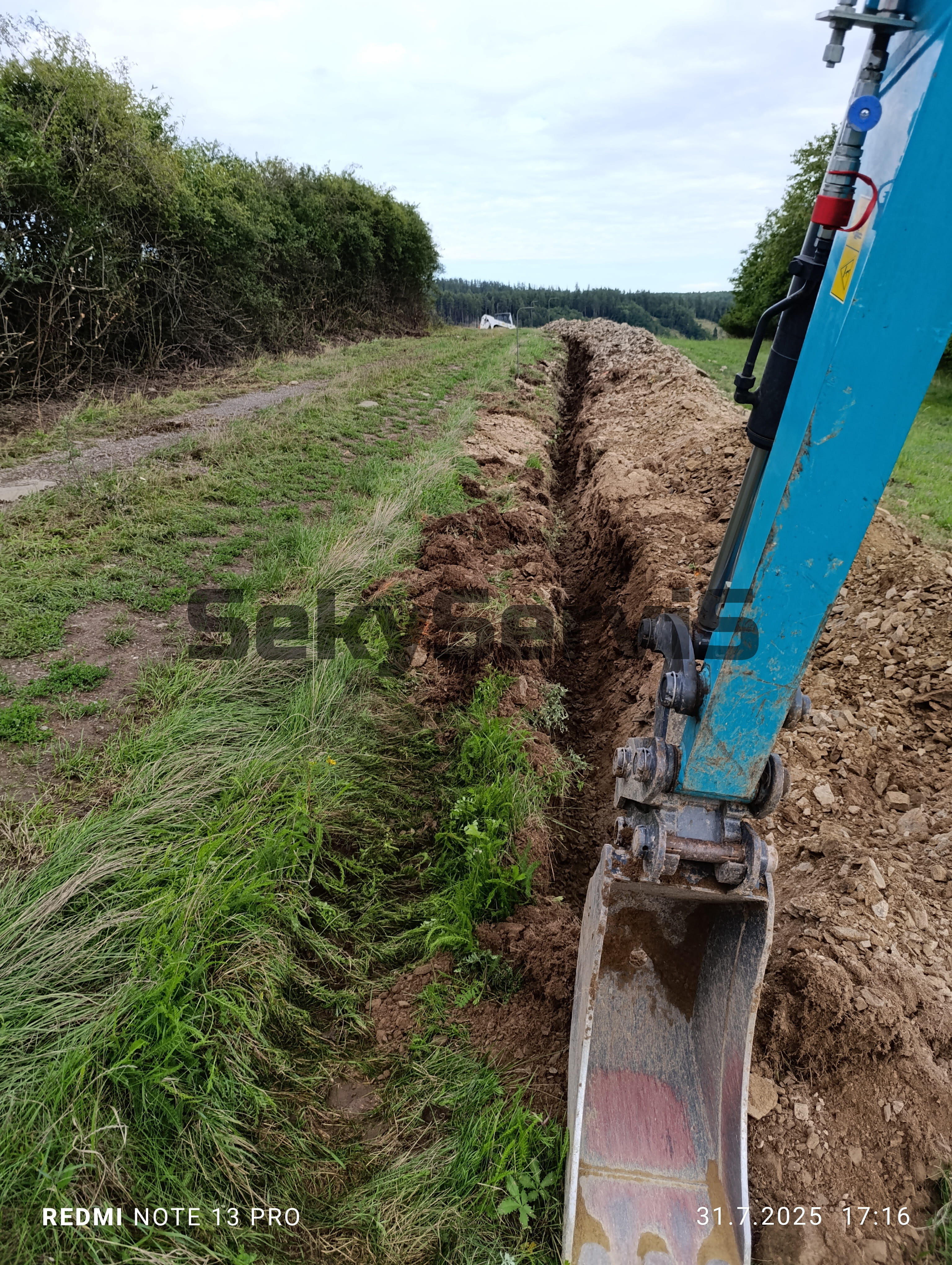 Výkop pro elektrickou přípojku