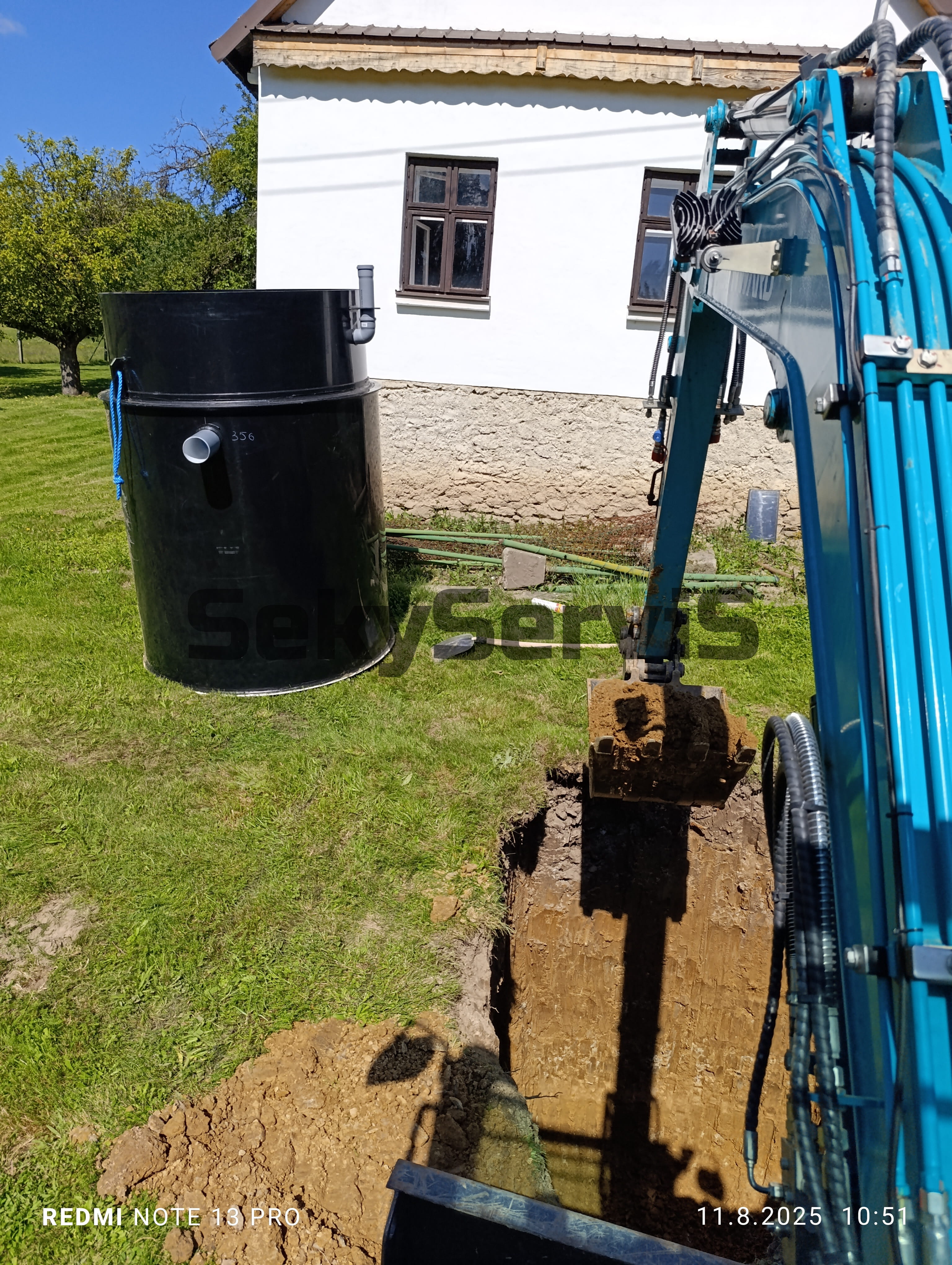 Výkop pro čistírnu odpadních vod